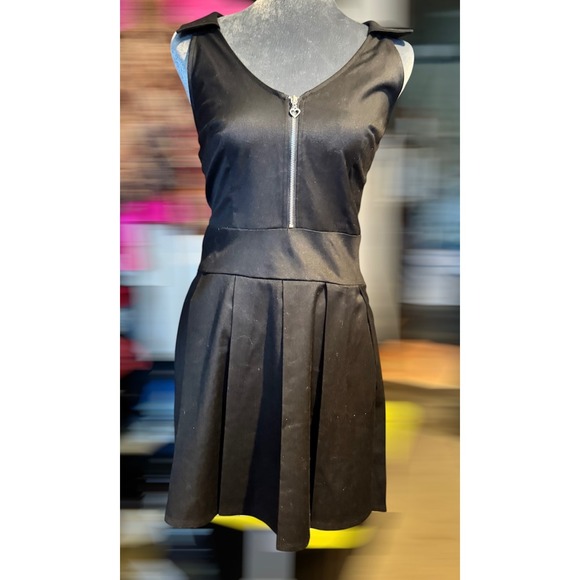 H&M Dresses & Skirts - Divided H&M Fit & Flare Black Mini Dress Pleated Halter Skater Dress Size M